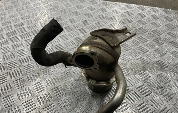Volkswagen Golf VII EGR valve cooler 04L131512