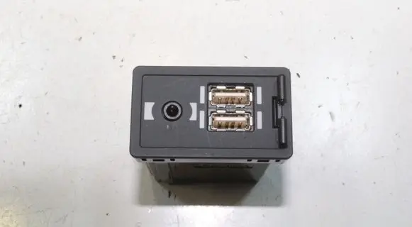 Lexus UX AUX in-socket connector 8619011010