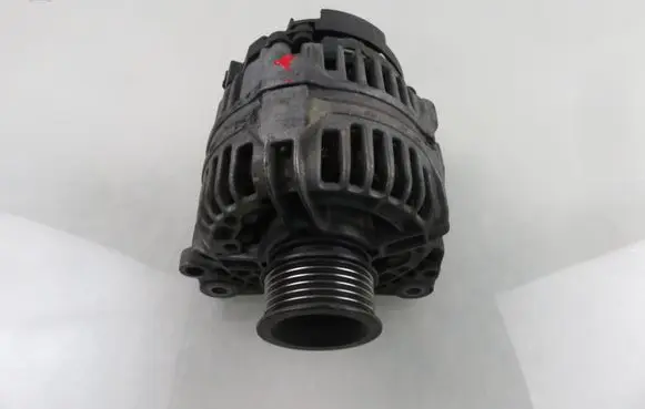 Volkswagen Golf IV Generator/alternator 0124325003 028903028D