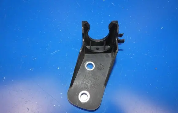 Volvo S90, V90 Gear shift cable bracket 31367477