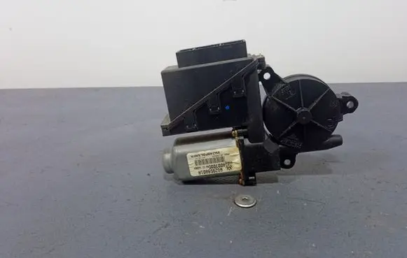 Volkswagen Polo Front door window regulator with motor 6Q2959801A