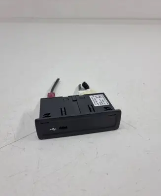 Mercedes-Benz CLA C118 X118 USB socket connector A2478203902