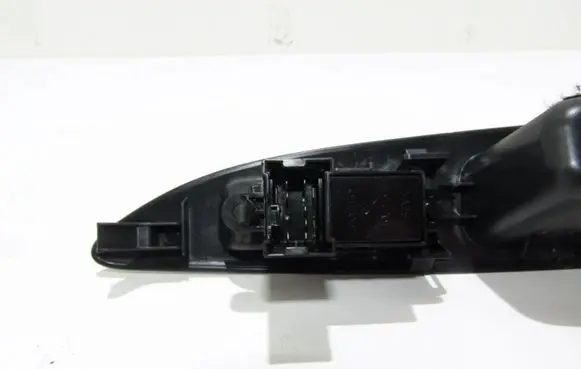 Nissan Primera Electric window control switch 82960