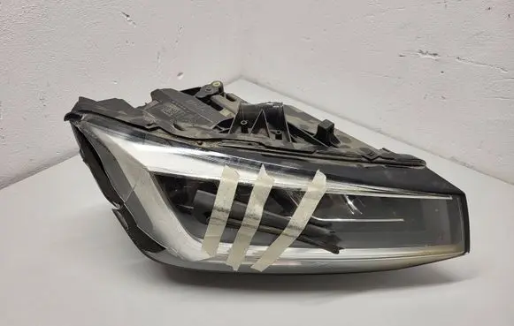 Audi Q2 - Headlight/headlamp 81A941012A L277999