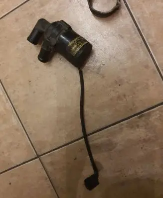 Volkswagen Touran I Water pump 9006333D 09307