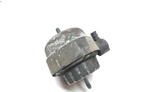 Audi A6 S6 C6 4F Engine mount bracket