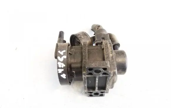 Renault Megane III Turbo solenoid valve 7700874764