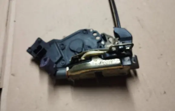 Ford Taurus Rear door lock