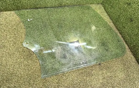 Renault Trafic III (X82) Front door window/glass (coupe) 43R000464 E243R000464 DOT39AS2M33