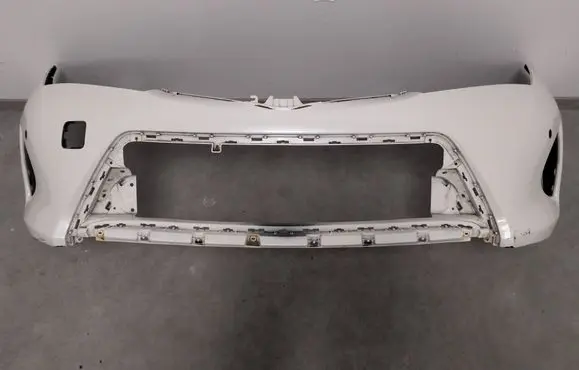 Toyota Auris E180 Front bumper 5211902A20