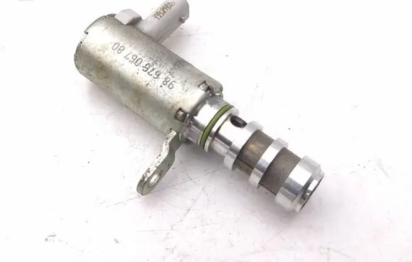 Peugeot 3008 III Oil pressure sensor 9867606780