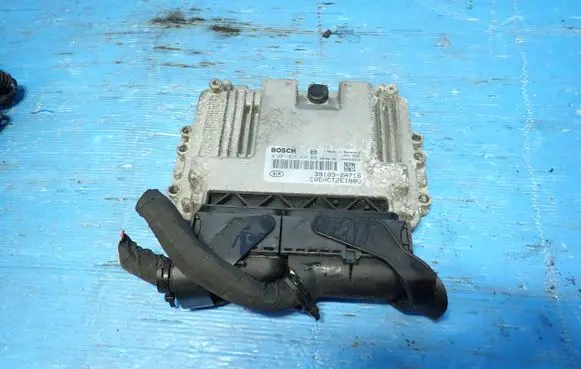 KIA Ceed Engine control unit/module 39103-2A716 0281015438 C0FHCT2EI08U