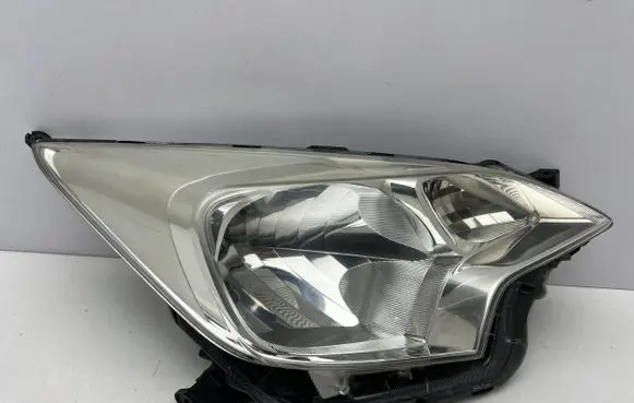 Toyota Verso-S Headlight/headlamp 52-210