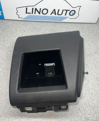 BMW 5 E39 Front trunk storage compartment 8268525