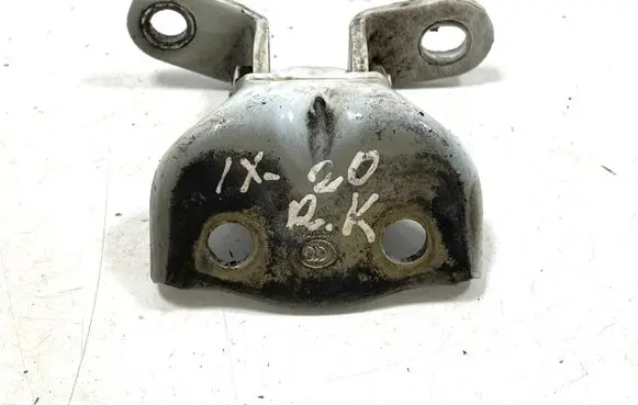 Hyundai ix20 Front door lower hinge 