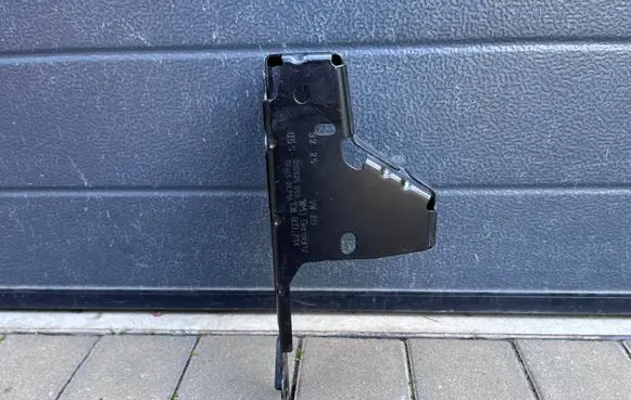 Audi Q4 Sportback e-tron Headlight/headlamp mounting bracket 10A803714