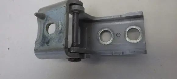 Citroen DS5 Front door lower hinge 