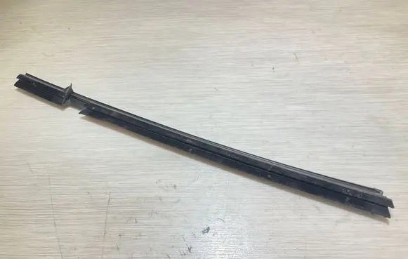 Volvo XC90 Rubber seal rear door window/glass 31845556