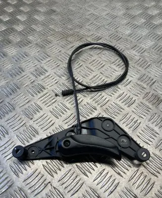 Engine bonnet (hood) release handle