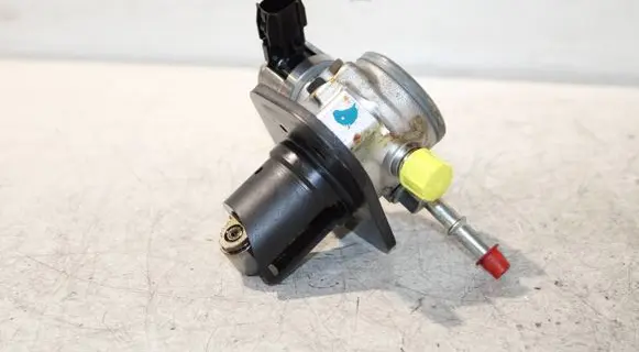 Lexus IS III XE30 Fuel injection high pressure pump 2322136020