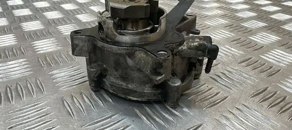 Opel Zafira C Vacuum pump 55488984 00655976822