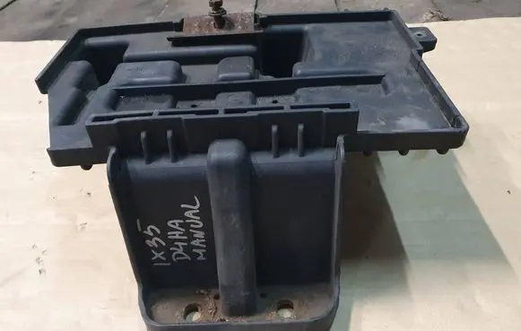 Hyundai ix35 Battery tray 371502S200