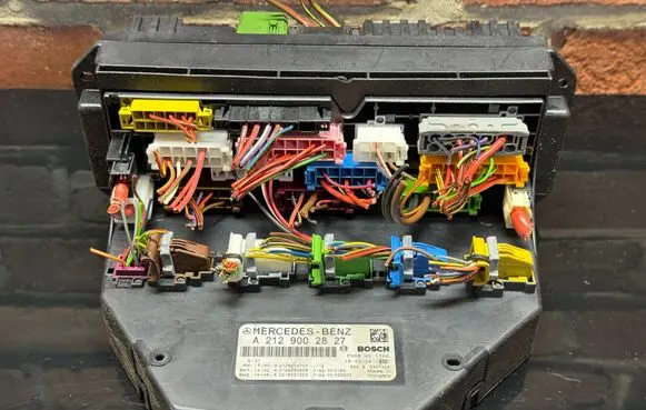 Mercedes-Benz E W212 Fuse module A2129002827 A2129014707 A2129020609