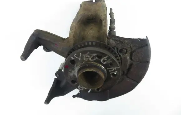 Skoda Octavia Mk1 (1U) Front wheel hub spindle knuckle