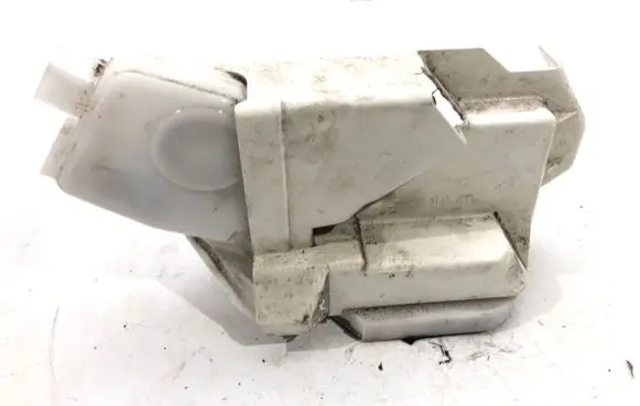 Mitsubishi Pajero Rear door lock
