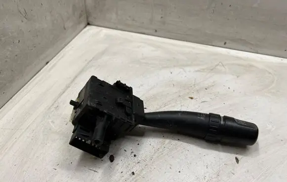 Suzuki Grand Vitara II Wiper control stalk