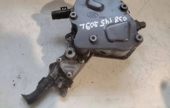 Skoda Octavia Mk2 (1Z) Vacuum pump 038145209L