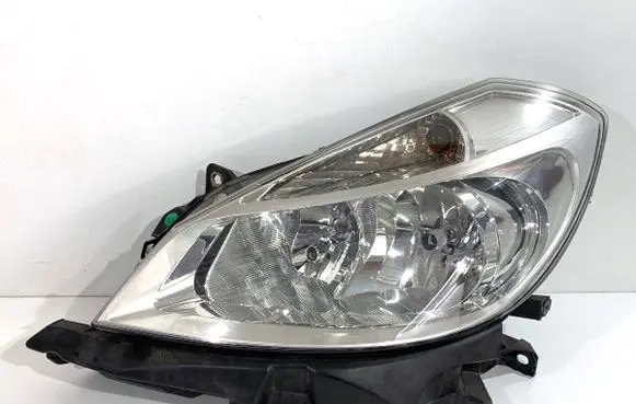 Renault Clio III Headlight/headlamp 8200244889