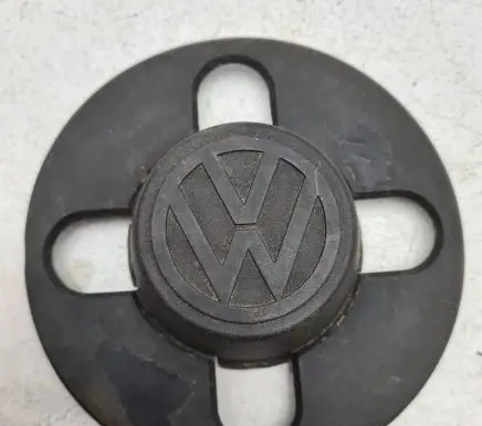 Volkswagen Golf II Original wheel cap 871601171