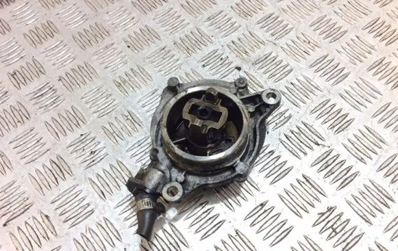 BMW 5 E60 E61 Vacuum pump 7791232