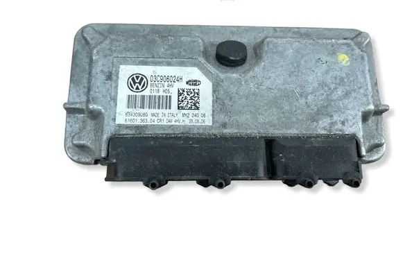 Seat Ibiza IV (6J,6P) Engine control unit/module 03C906024H MY2240 4309U8G