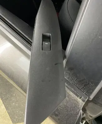 Mazda 3 II Electric window control switch BBP366370B