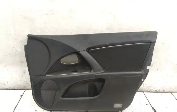 Toyota Avensis T270 Front door card panel trim 6777705040