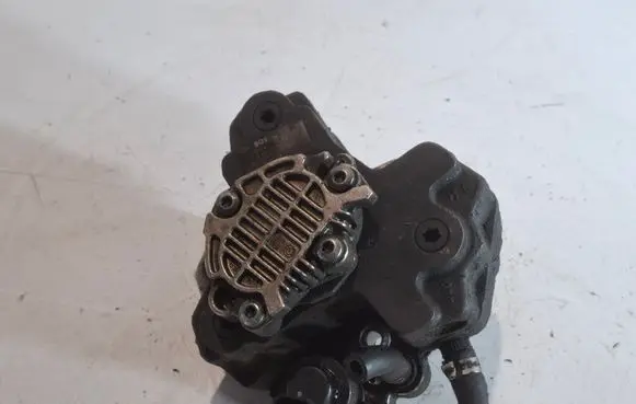 Volvo V70 Fuel injection high pressure pump 0445010043 8642778