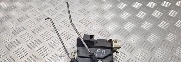 Audi A4 S4 B5 8D Front door lock 4D0173A