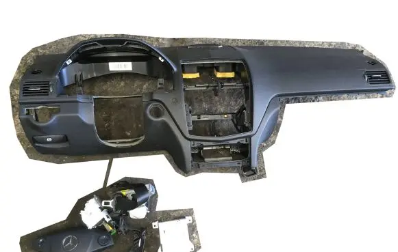 Mercedes-Benz C W204 Dashboard