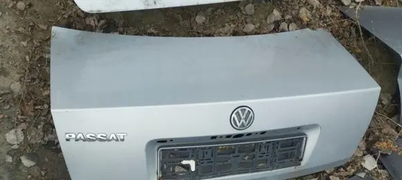 Volkswagen PASSAT B5 Tailgate/trunk/boot lid