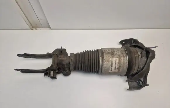 Volkswagen Touareg I Front shock absorber/damper 7L6412021T