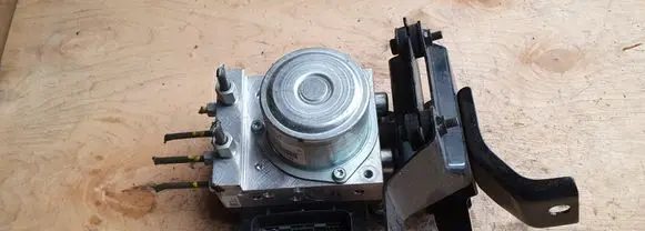 Nissan Leaf I (ZE0) ABS Pump 476603NAOA