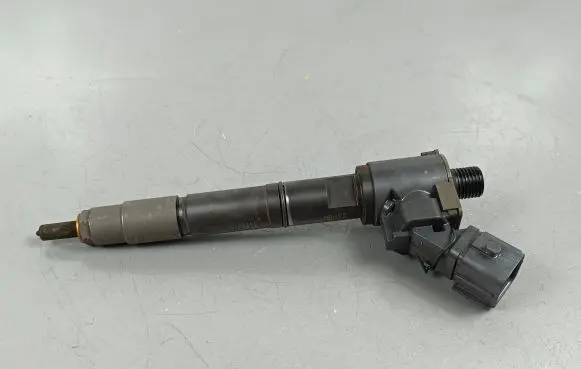 Volvo XC90 Fuel injector 31336769