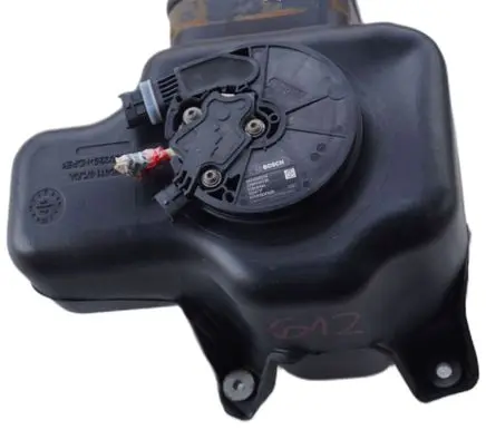 Nissan Navara D23 AdBlue liquid reservoir 204114KJ0A