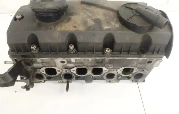 Volkswagen PASSAT B5 Engine head 038103373r