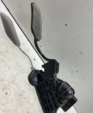 Toyota Prius (XW20) Accelerator throttle pedal 7812047040 1988003120