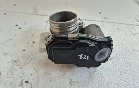 Opel Astra J Electric throttle body valve 55570009DB