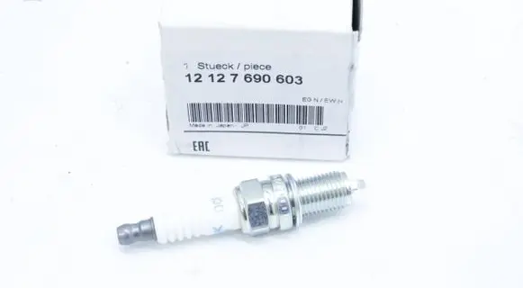 BMW 5 GT F07 Spark plug 7690603