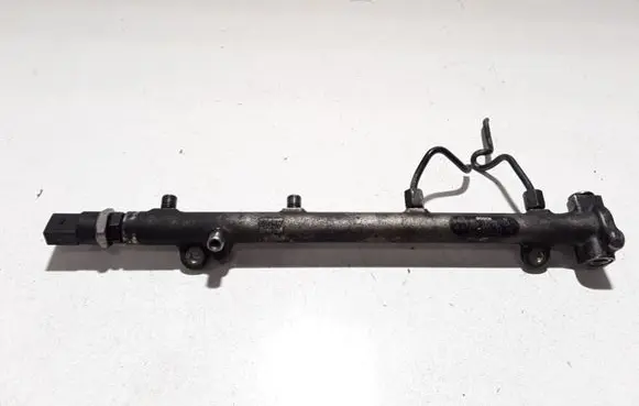 Mercedes-Benz C W203 Fuel main line pipe 0445214004 A6110700095